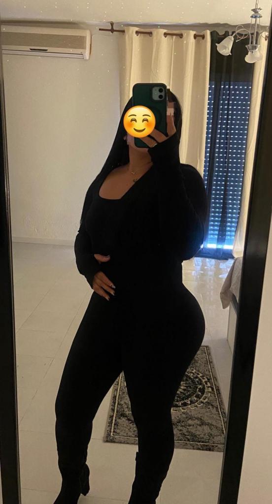 Chica busca chico en Almería: 