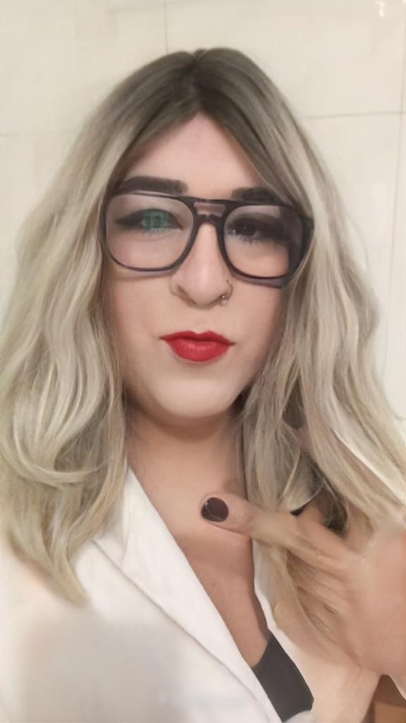 613126402: Chico busca chica en La Coruña