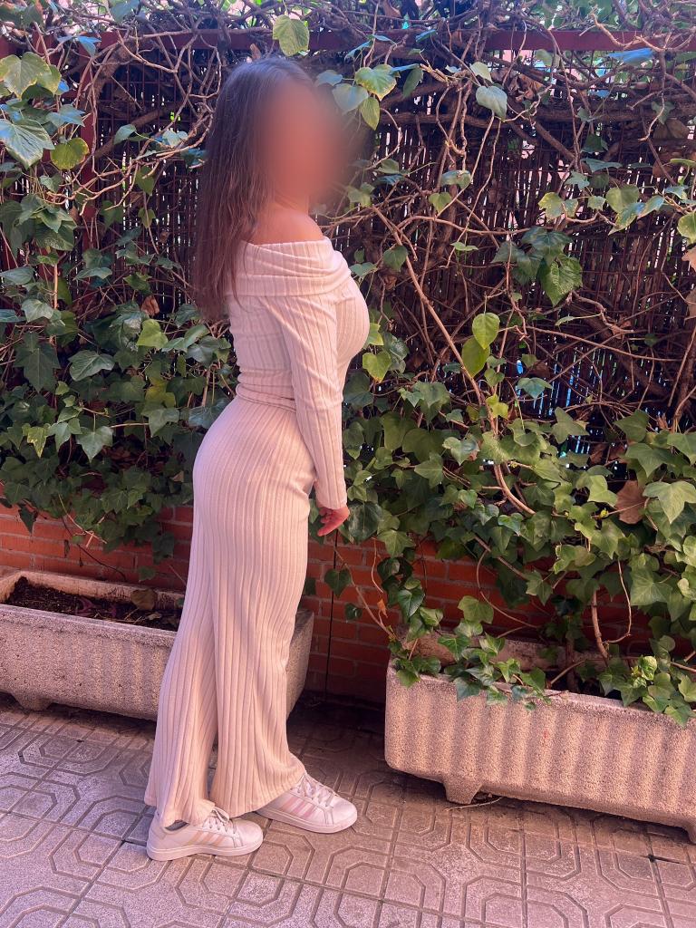 614986366: Chica busca chico en Madrid