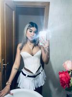 647326844: Chica busca chico en Madrid