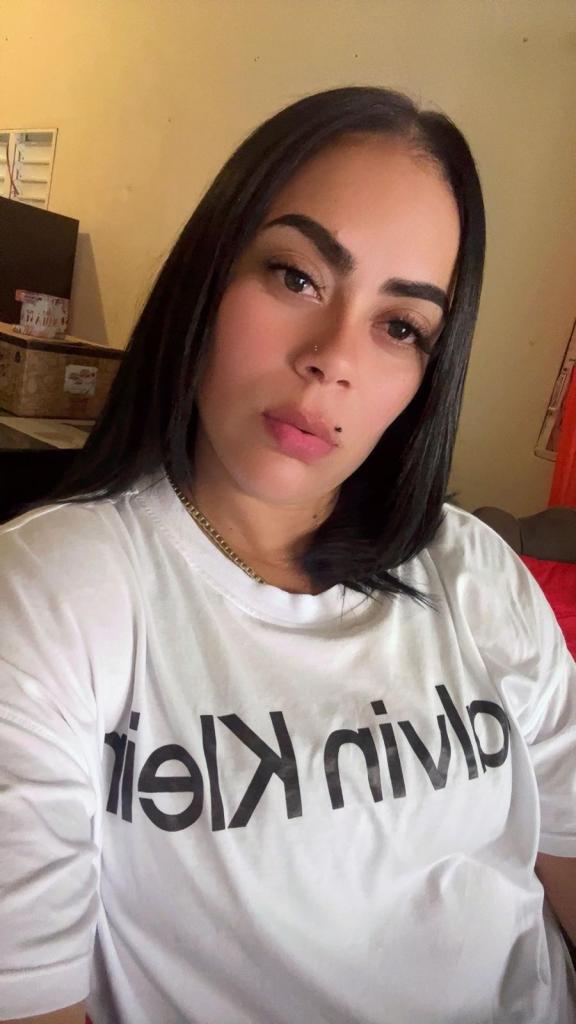 641094170: Chica busca chico en La Coruña