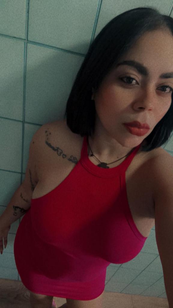 641094170: Chica busca chico en La Coruña