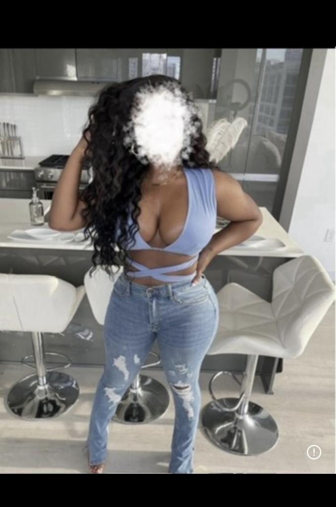 632779229: Chica busca chico en Barcelona