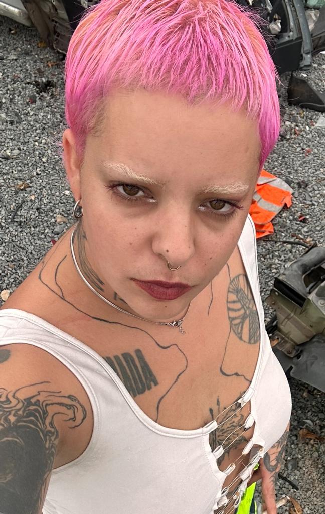 614875039: Chica busca chico en Madrid