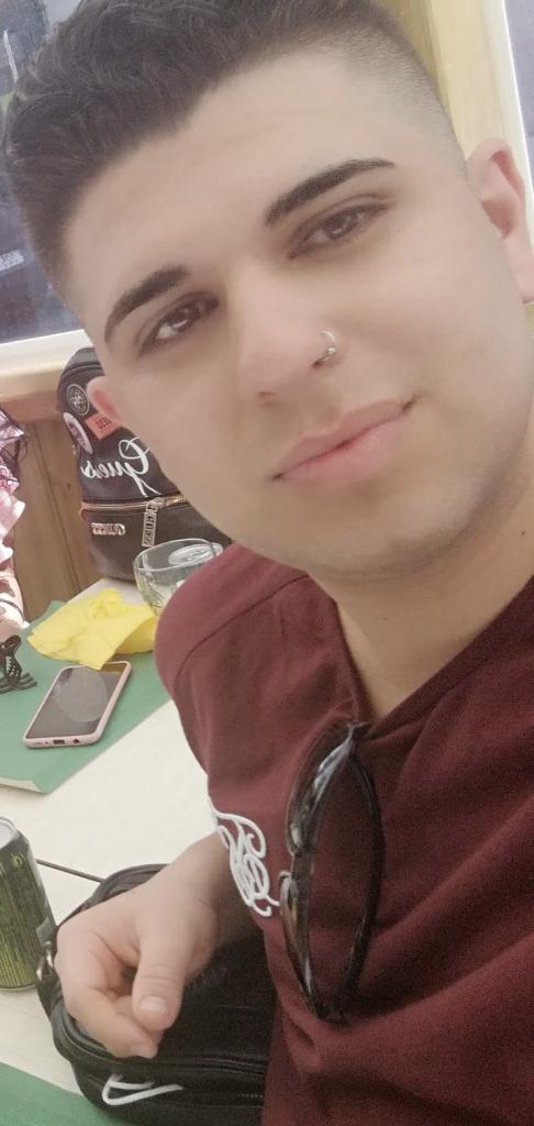 Chico busca chica en Lugo: 