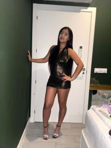 662477533: Chica busca chico en Madrid