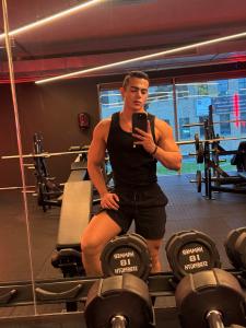 674077657: Chico busca chica en Madrid