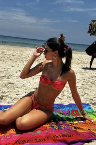 643420729: Chica busca chico en Ibiza