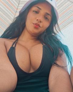 677425699: Chica busca chico en Navarra