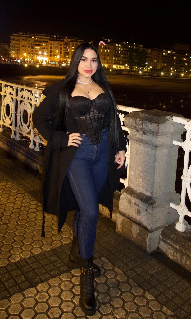 634832178: Chica busca chico en Sevilla