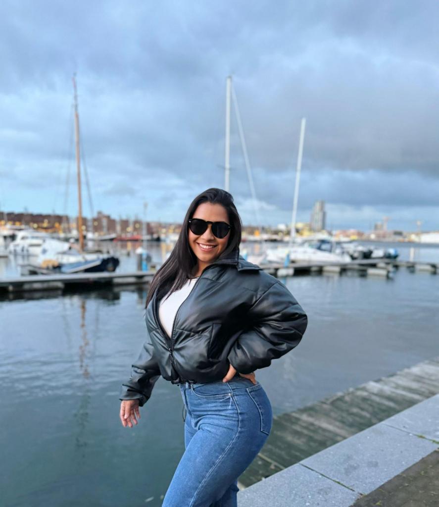 631361845: Chica busca chico en Madrid