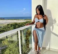 613840417: Chica busca chico en Barcelona