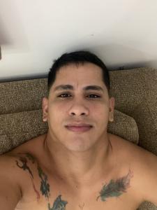 613637662: Chico busca chica en Granada