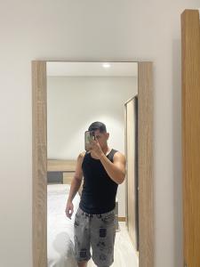 613637662: Chico busca chica en Granada