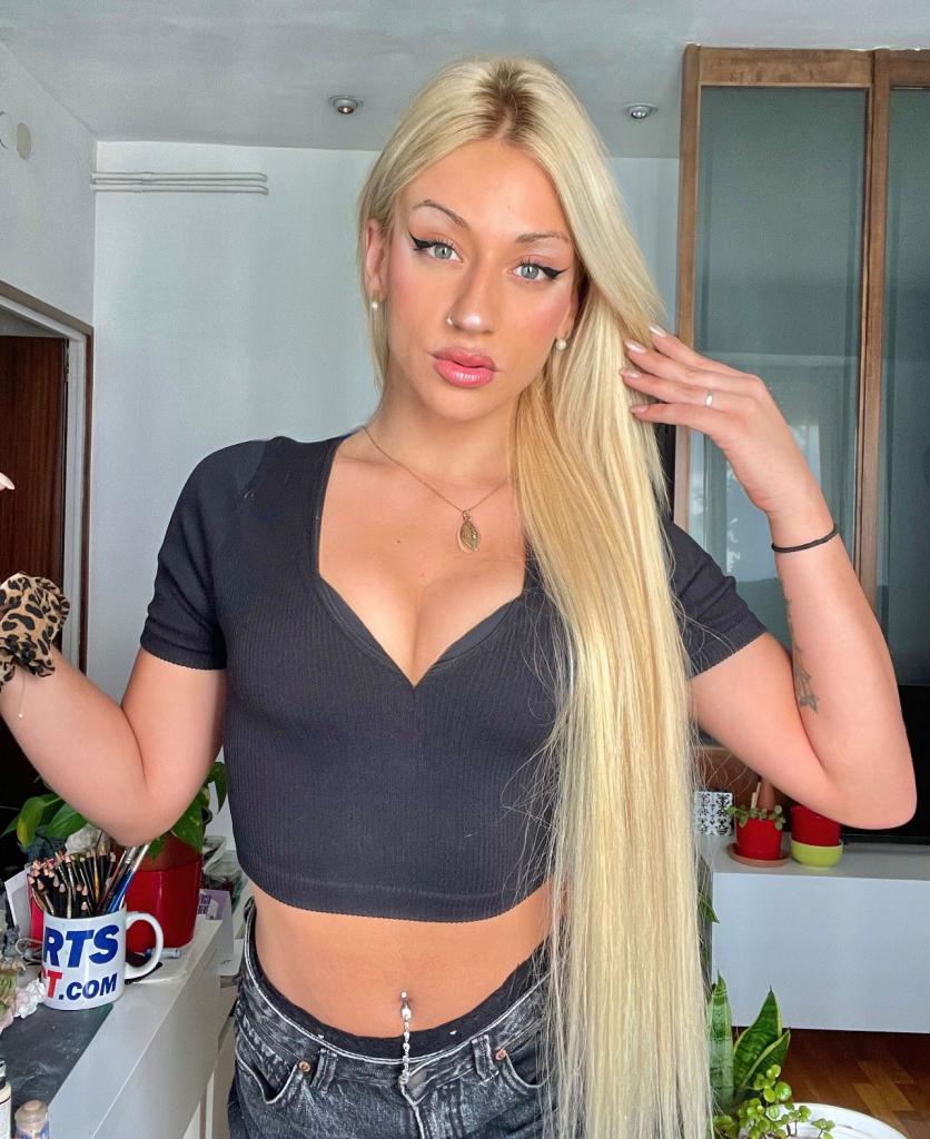 631988942: Travesti en Barcelona