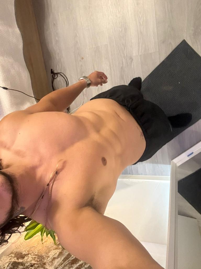 613878323: Chico busca chica en Madrid