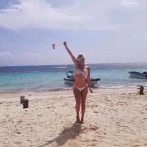 643902769: Chica busca chico en Alicante