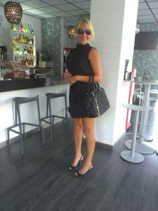 631824108: Chica busca chico en Gerona