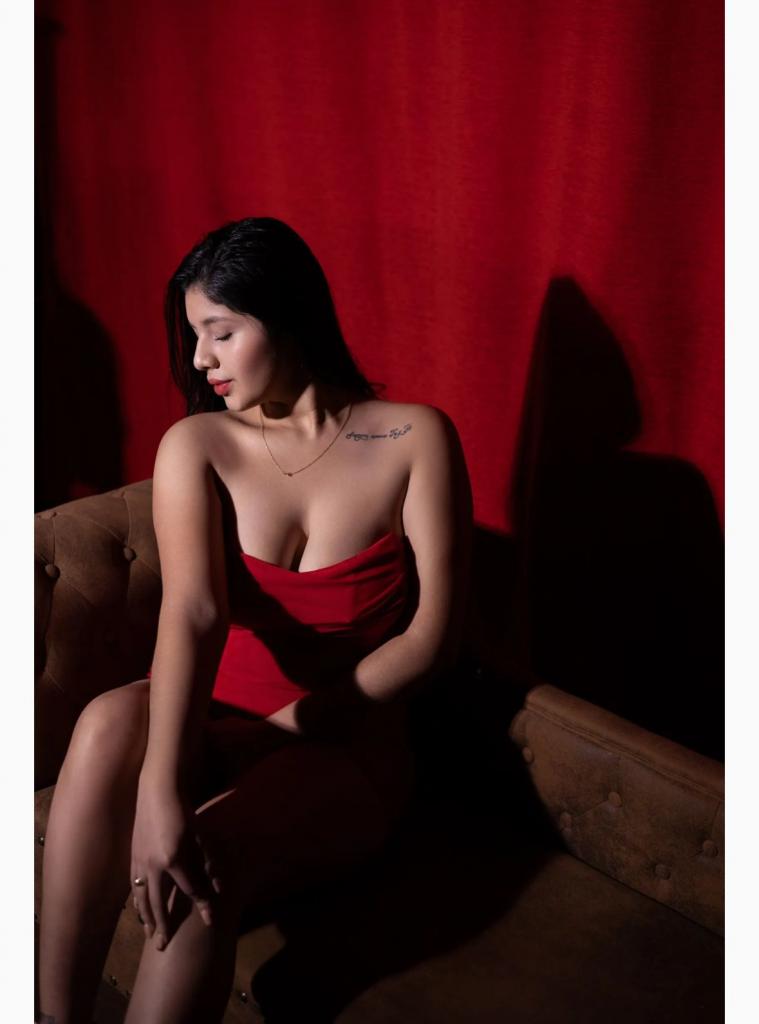 692123321: Chica busca chico en Ibiza