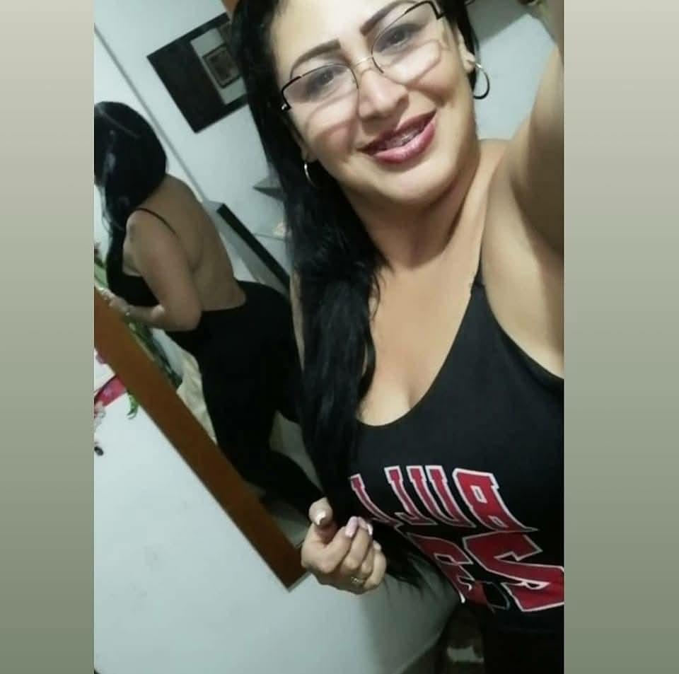 614902945: Chica busca chico en Pontevedra