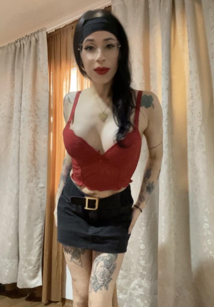 664123497: Transexual en Barcelona