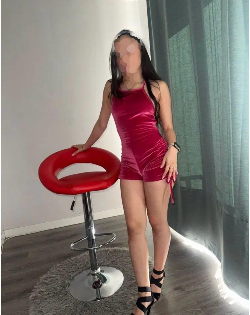 643597792: Chica busca chico en Málaga