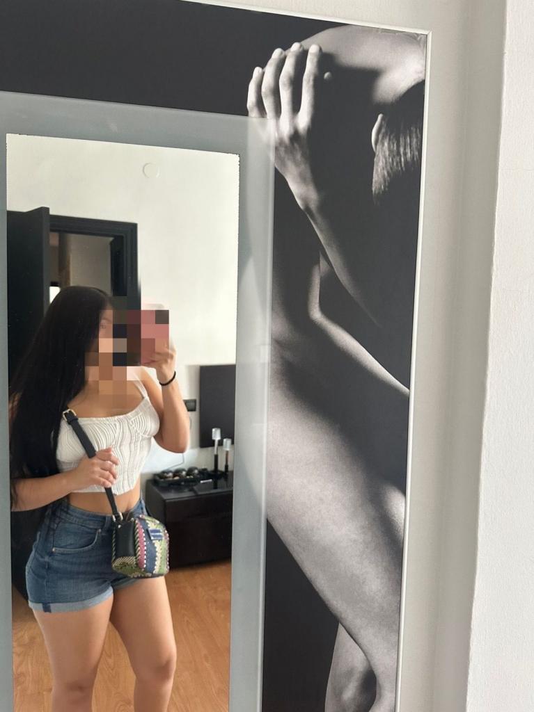 643597792: Chica busca chico en Málaga