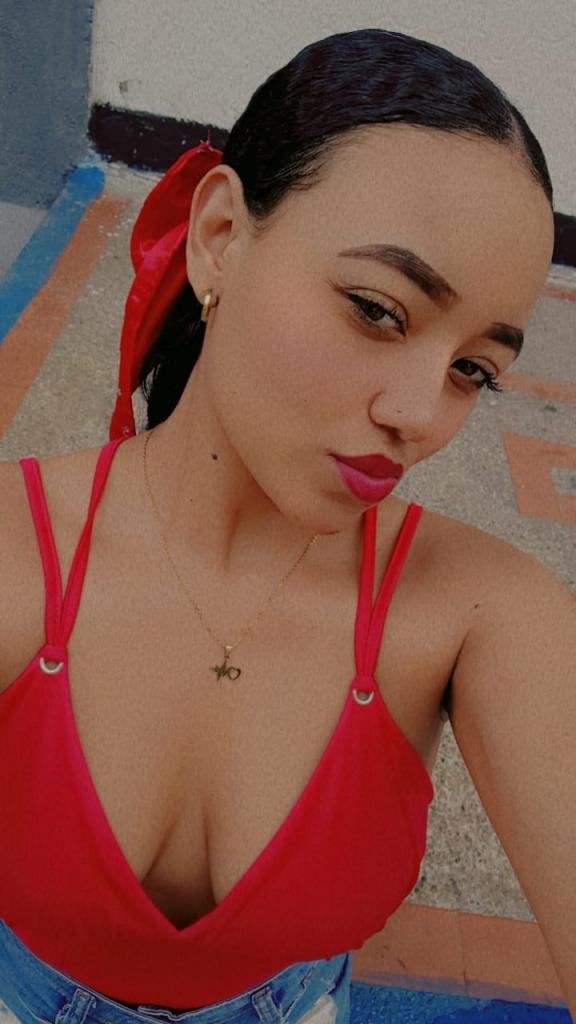 Chica busca chico en Tarragona: Chica busca chico