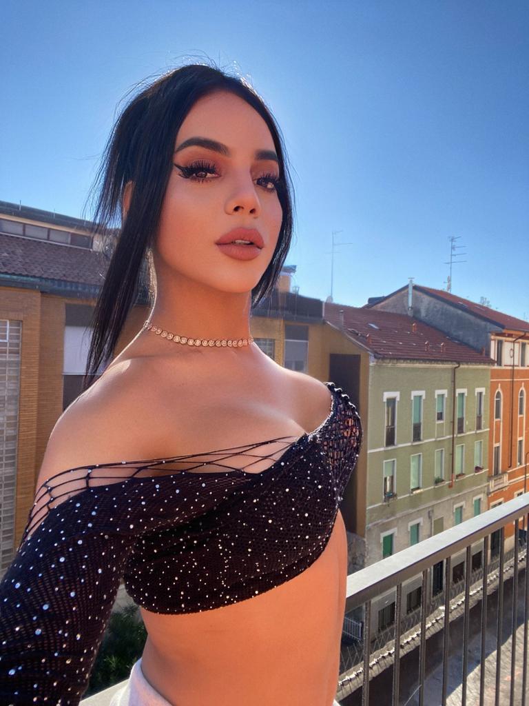 Chica busca chico en Ibiza: 