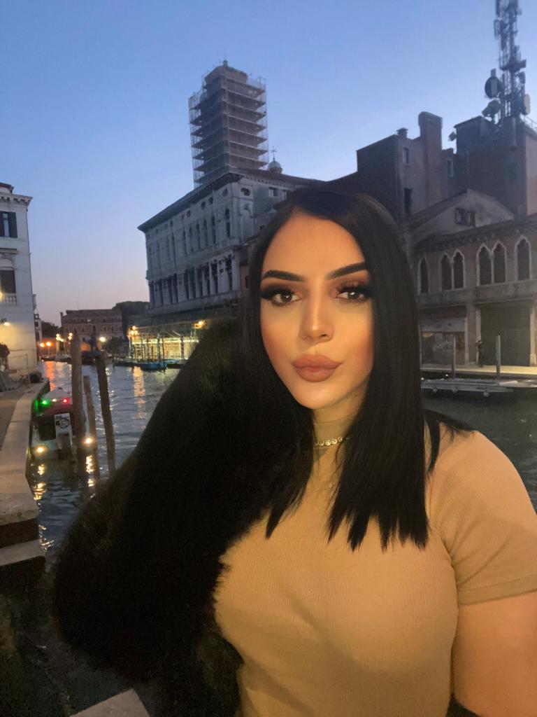 Chica busca chico en Ibiza: 