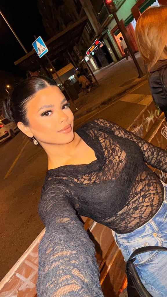 Chica busca chico en Granada: 