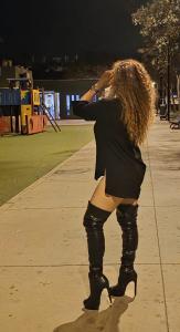 Chica busca chico en Almería: Chica busca chico