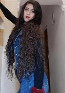 667754825: Chica busca chico en Sevilla