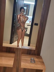 742004484: Chica busca chico en Gerona