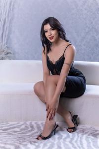 612224048: Chica busca chico en Barcelona