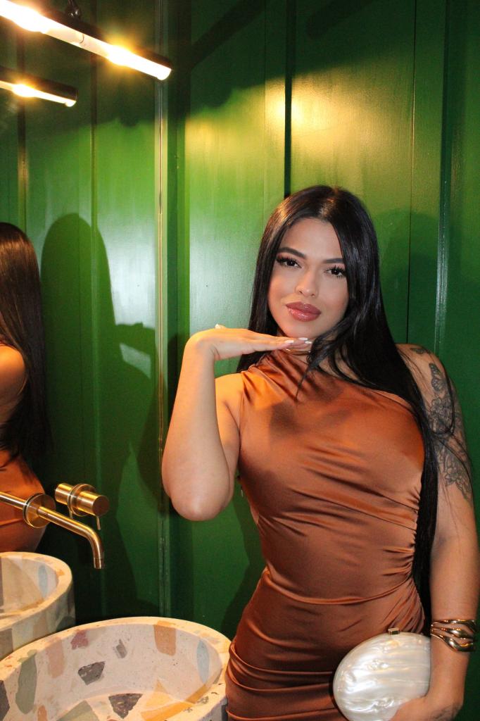 631773753: Chica busca chico en Madrid