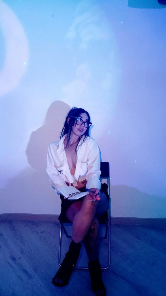 Chica busca chico en Huelva: 