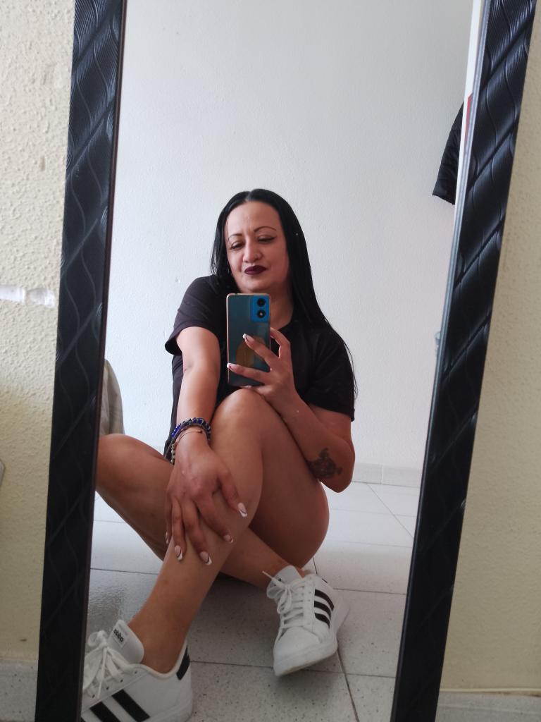 671540215: Chica busca chico en Murcia