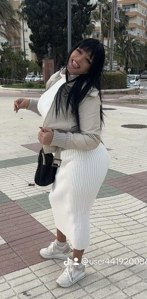 Chica busca chico en Málaga: Chica busca chico