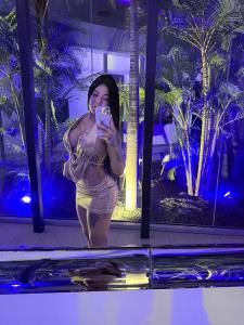 607352186: Chica busca chico en Barcelona