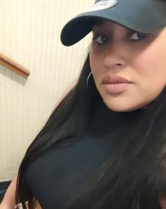 604915220: Chica busca chico en Sevilla