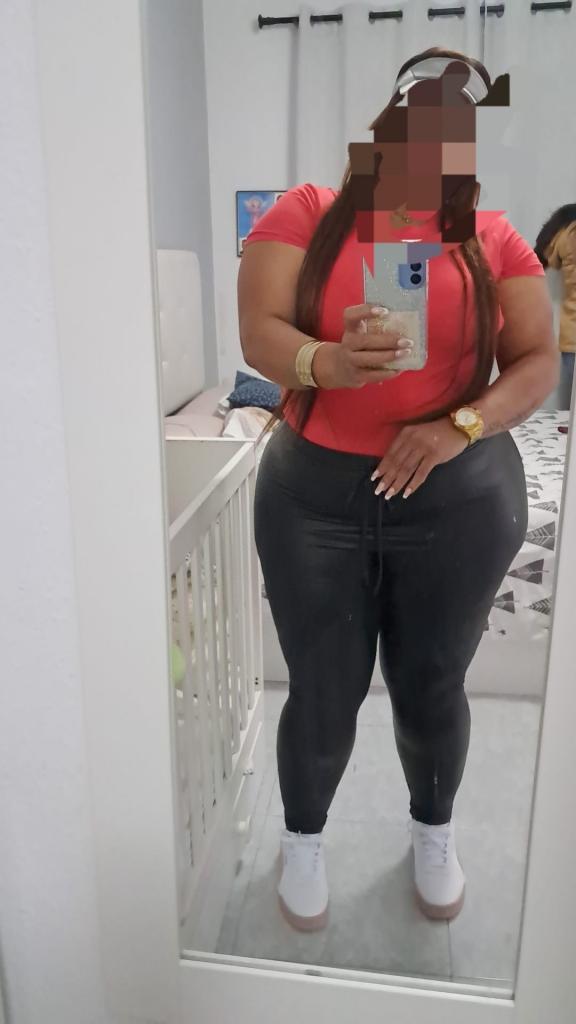 624507667: Chica busca chico en Gerona