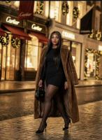 677258078: Chica busca chico en Alicante