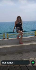 605487085: Chica busca chico en Granada