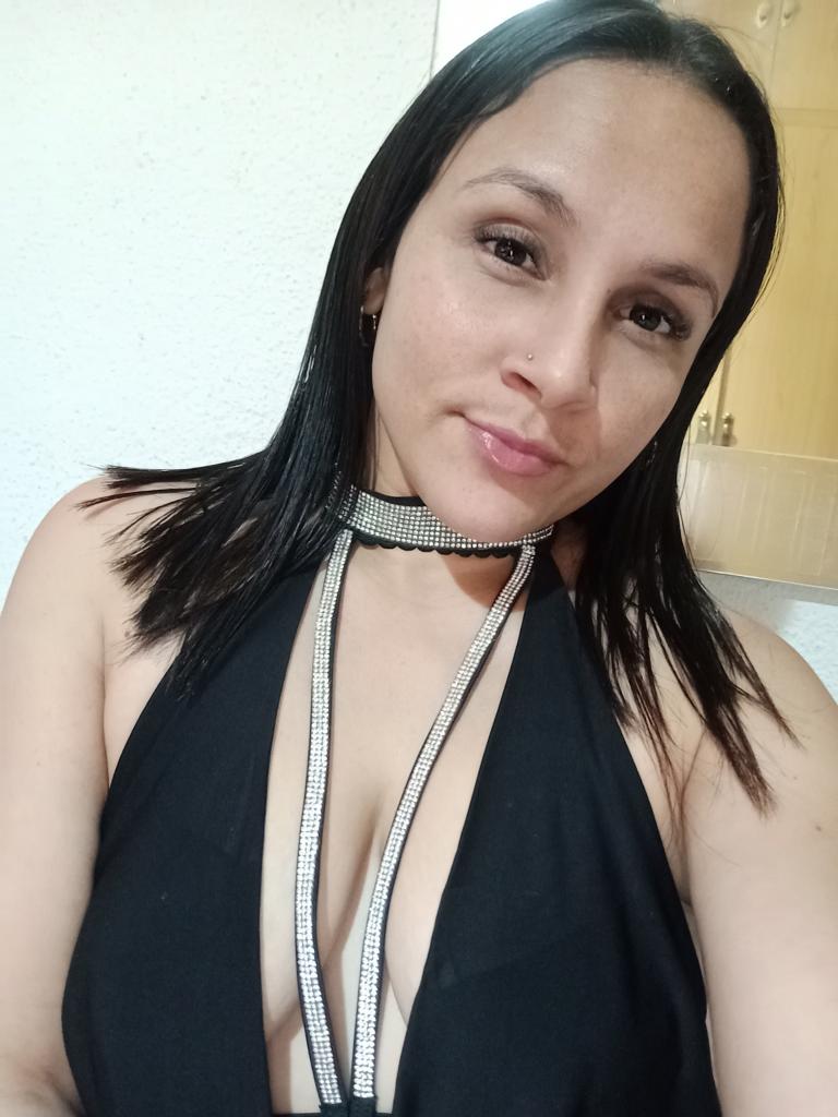 667795050: Chica busca chico en Cádiz
