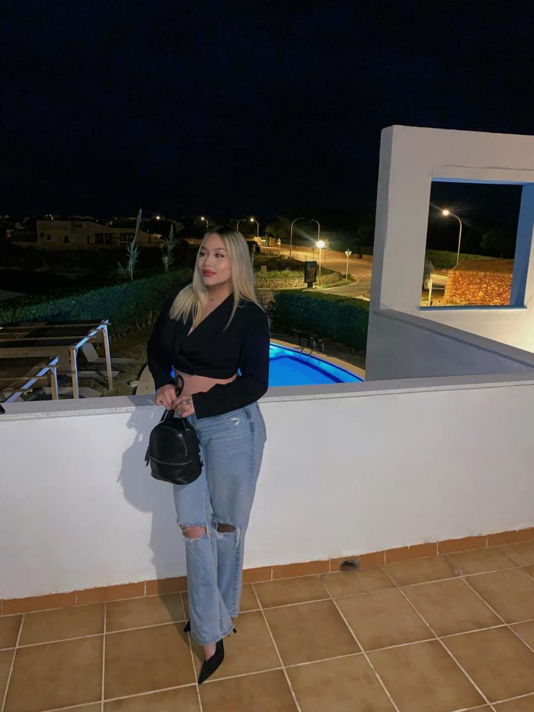 Chica busca chico en Valencia: Chica busca chico