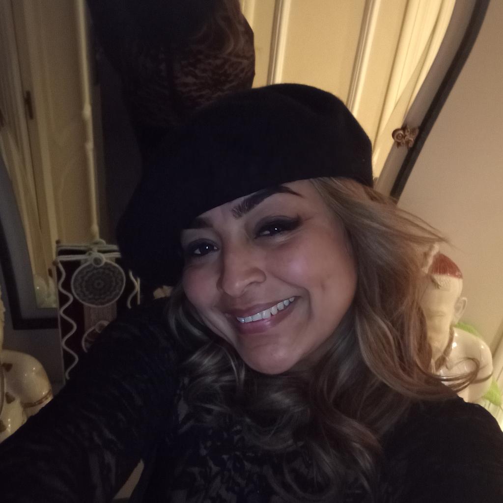 647275214: Chica busca chico en Málaga