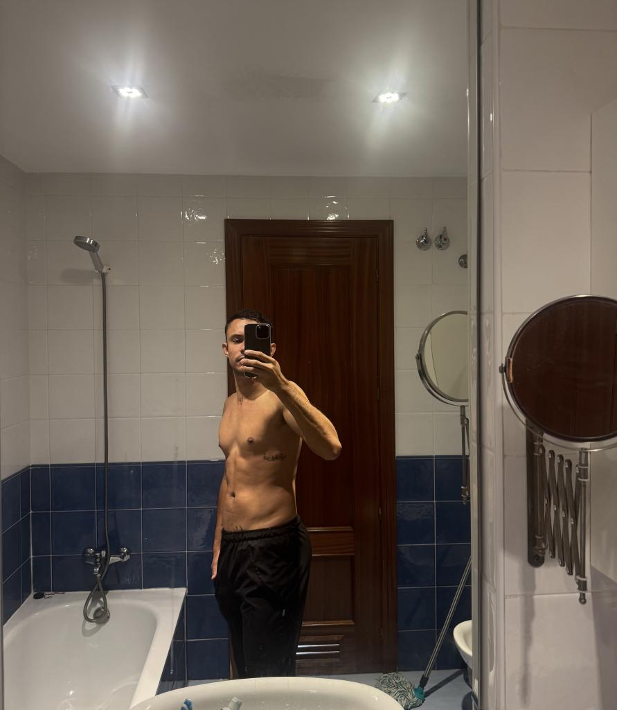 Chico busca chica en Granada: 